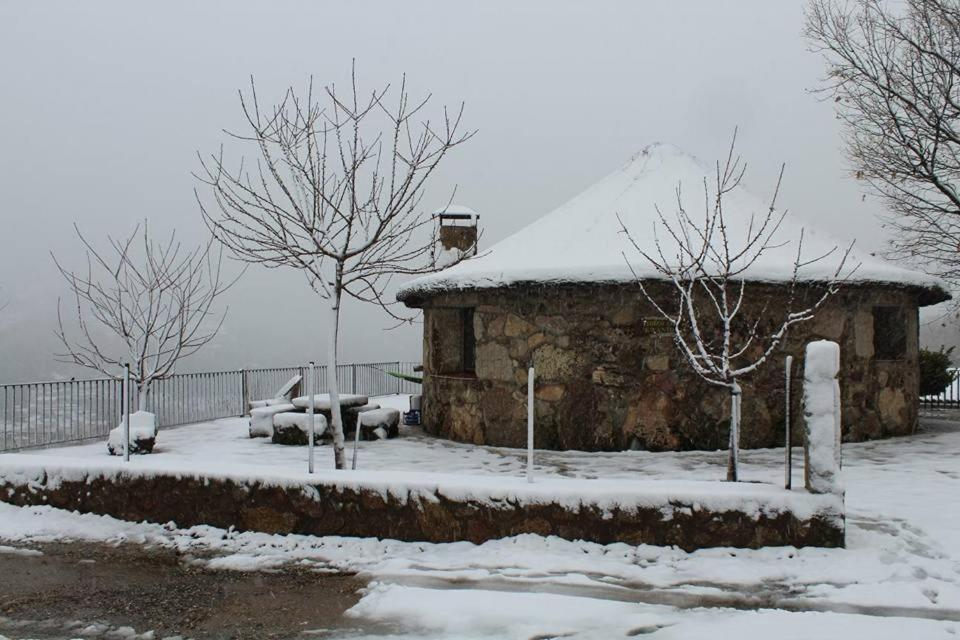 Apartamentos Rurales El Solitario Баньос-де-Монтемайор Екстер'єр фото